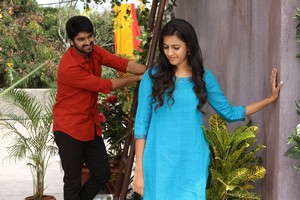 Oka Manasu Movie Stills